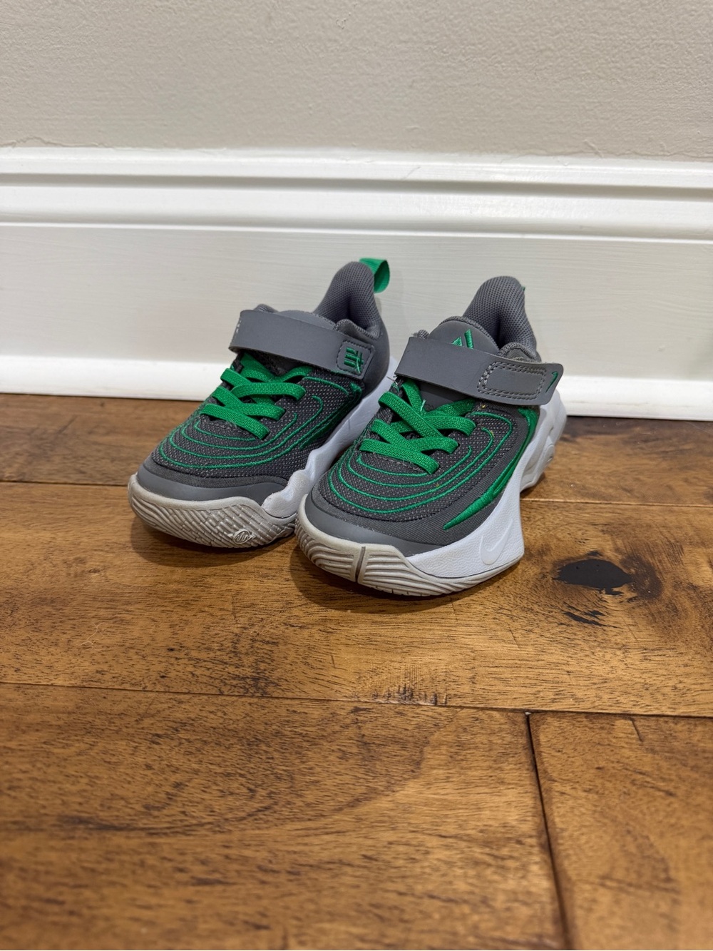 Giannis Immortality 4 Little Kids Size 8C Great condition